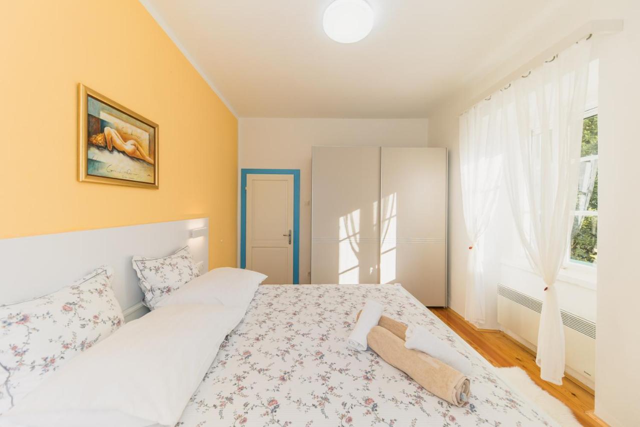 Holiday Home Lavanda Mali Iz Ngoại thất bức ảnh